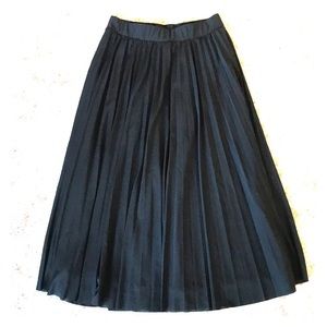 NEW Black Pleated Midi/Maxi Skirt